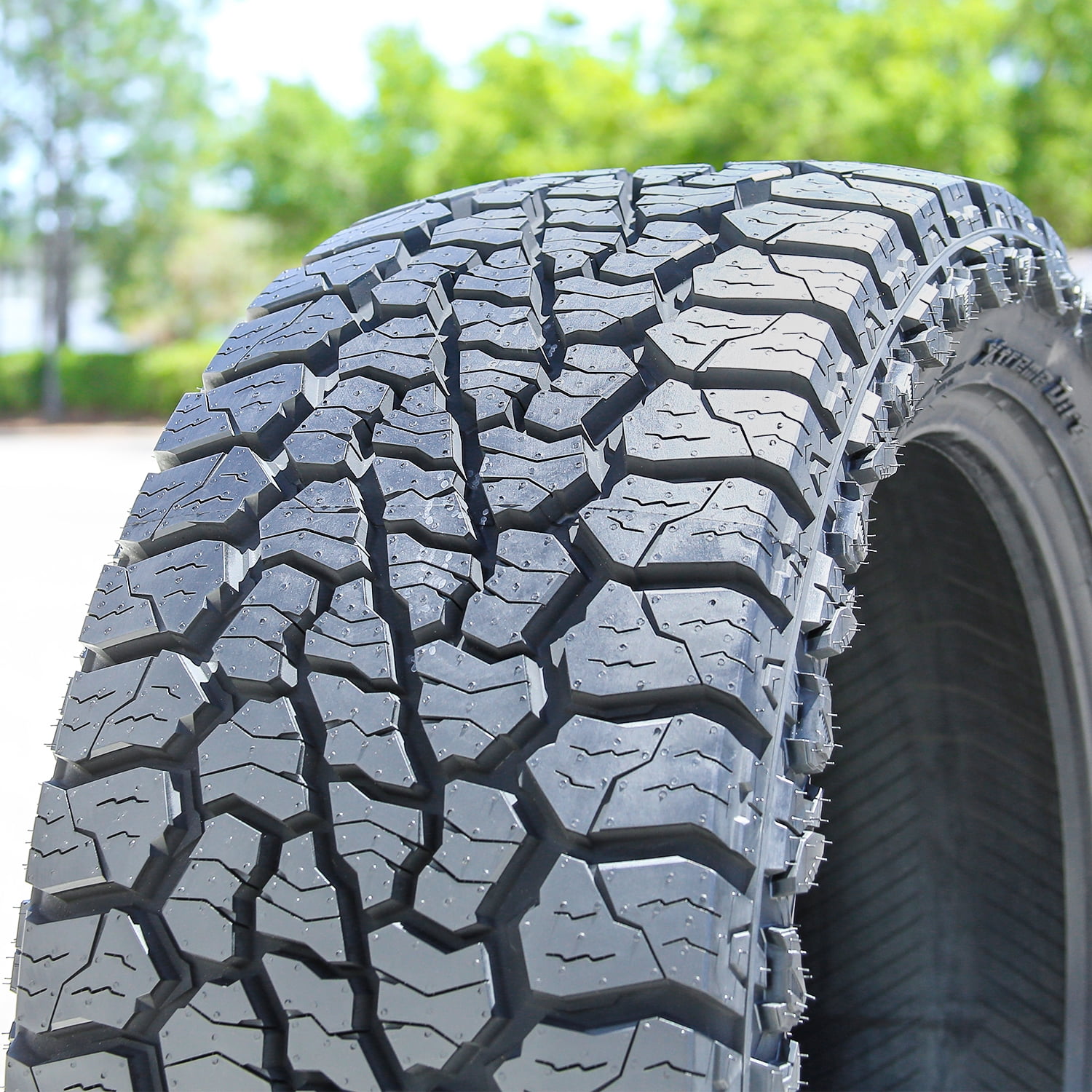 Venom Power Swampthing A/T Xtreme Dirt 295/65R20 129/126R E 10 Ply All Terrain Light Truck Tire Venom Power Swampthing A/T Xtreme Dirt 295/65R20 129/126R E 10 Ply All Terrain Light Truck Tire