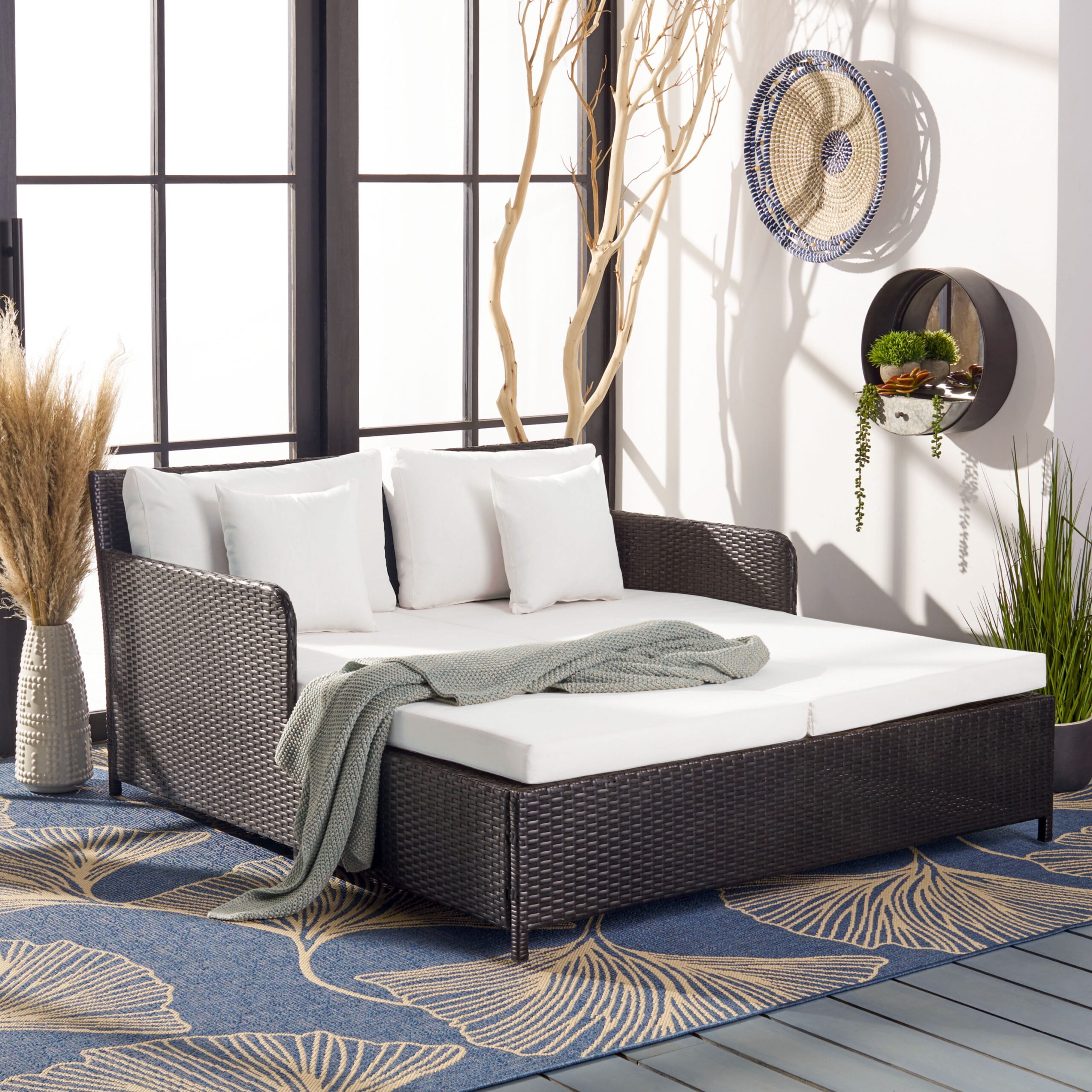 SAFAVIEH Cadeo Outdoor Patio Daybed, Black/Beige