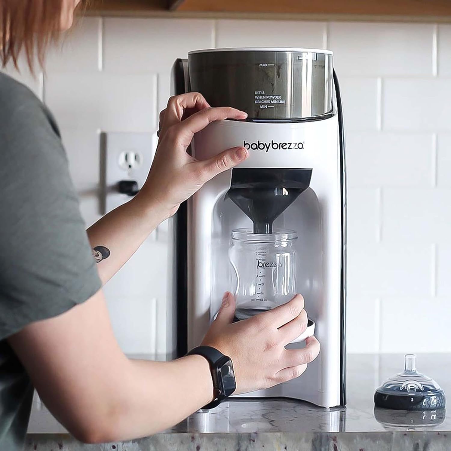 Baby Brezza New and Improved Formula Pro Advanced Formula Dispenser Machine, White Baby Brezza New and Improved Formula Pro Advanced Formula Dispenser Machine - Automatically Mix a Warm Formula Bottle Instantly - Easily Make Bottle with Automatic Powder Blending, White