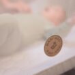 Maxi-Cosi Iora Baby Bassinets Bedside Sleeper, Portable Bassinet, Infant Bedside Sleeper Crib, Height Adjustable, Breathable Mesh, Large Storage Basket, Classic Graphite
