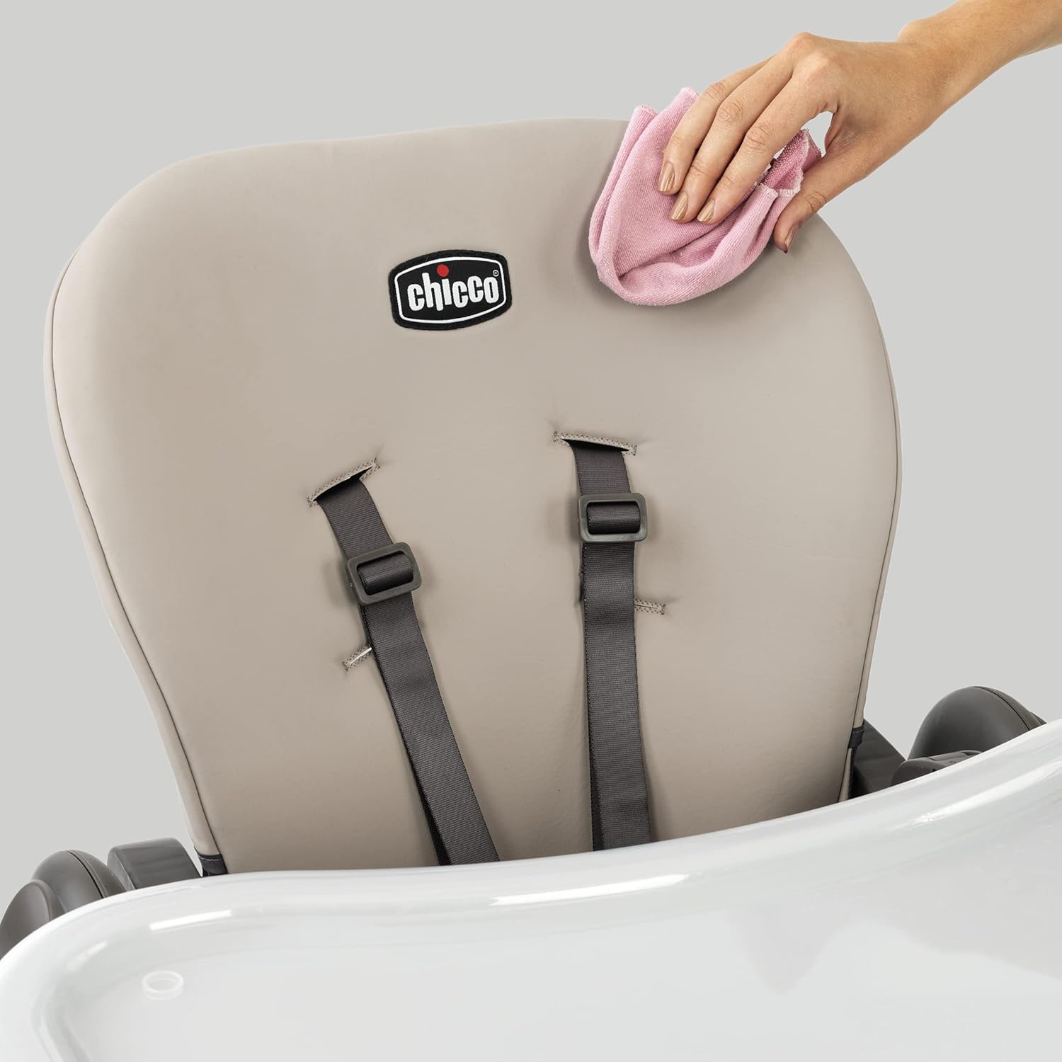 Chicco Polly Space-Saving Foldable High Chair with Easy-Clean Seat Pad, High Chair for Babies and Toddlers, Black/Black Chicco Polly Space-Saving Foldable High Chair with Easy-Clean Seat Pad, High Chair for Babies and Toddlers with Multi-Position Recline and Height Adjustment, for Children up to 40 lbs. | Black/Black