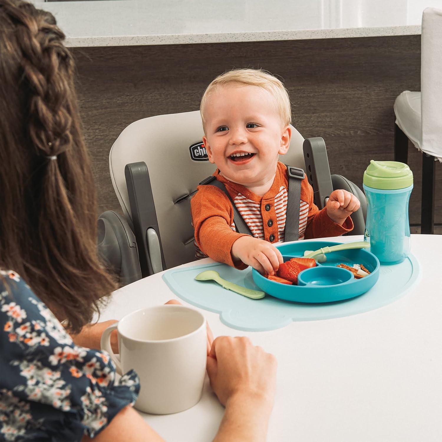 Chicco Polly Space-Saving Foldable High Chair with Easy-Clean Seat Pad, High Chair for Babies and Toddlers, Black/Black Chicco Polly Space-Saving Foldable High Chair with Easy-Clean Seat Pad, High Chair for Babies and Toddlers with Multi-Position Recline and Height Adjustment, for Children up to 40 lbs. | Black/Black