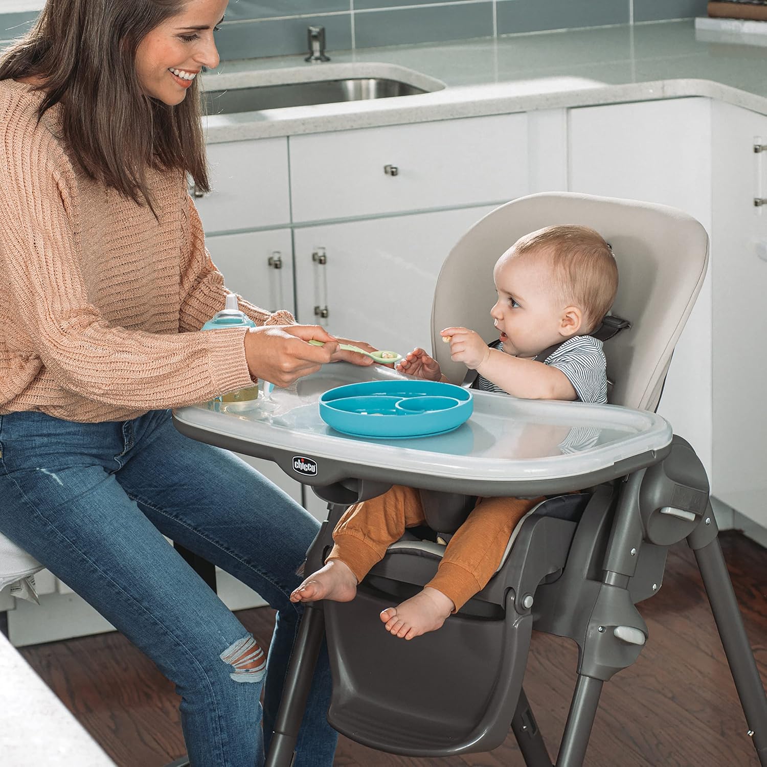 Chicco Polly Space-Saving Foldable High Chair with Easy-Clean Seat Pad, High Chair for Babies and Toddlers, Black/Black Chicco Polly Space-Saving Foldable High Chair with Easy-Clean Seat Pad, High Chair for Babies and Toddlers with Multi-Position Recline and Height Adjustment, for Children up to 40 lbs. | Black/Black