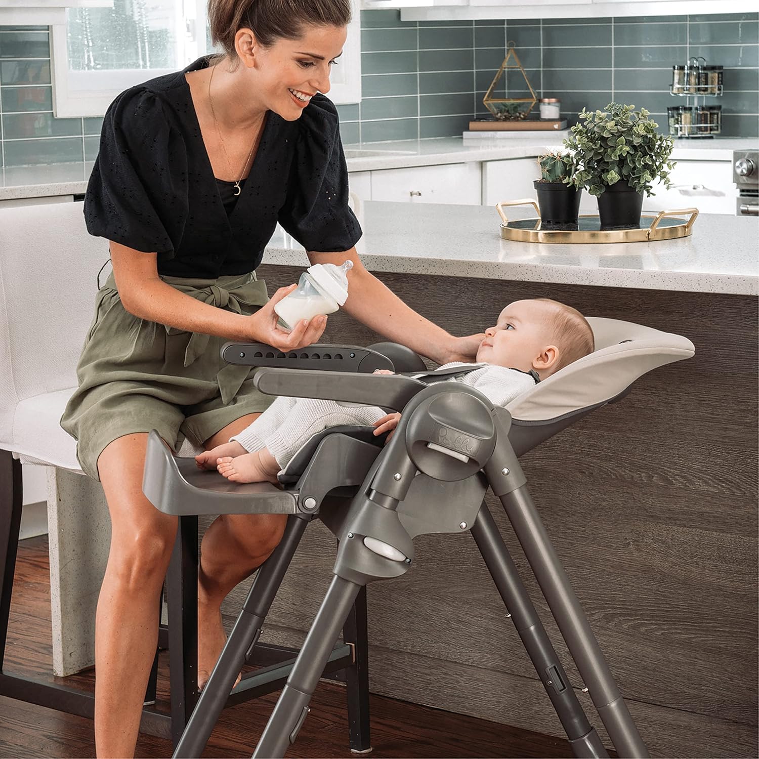 Chicco Polly Space-Saving Foldable High Chair with Easy-Clean Seat Pad, High Chair for Babies and Toddlers, Taupe/Beige Chicco Polly Space-Saving Foldable High Chair with Easy-Clean Seat Pad, High Chair for Babies and Toddlers with Multi-Position Recline and Height Adjustment, for Children up to 40 lbs. | Taupe/Beige