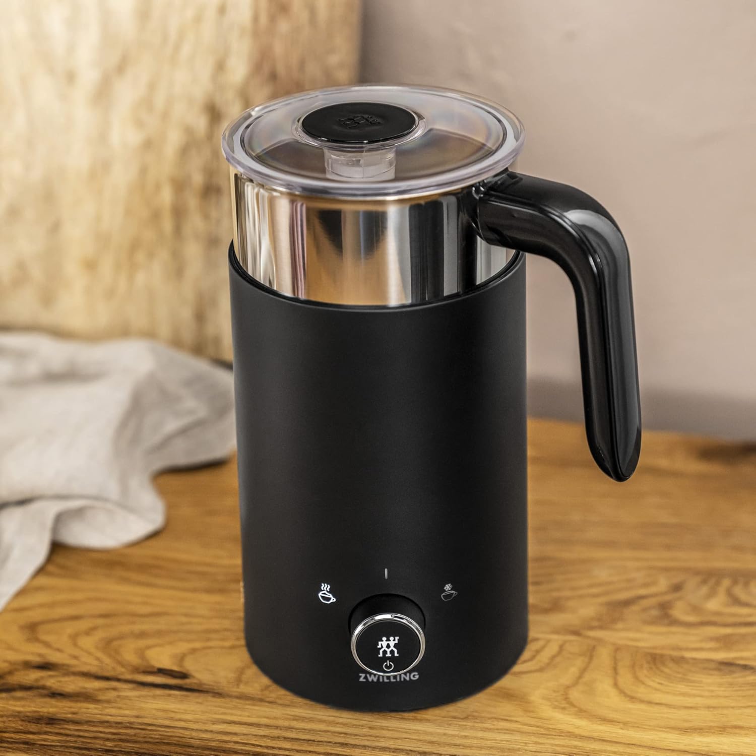 ZWILLING Enfinigy Cool Touch Milk Frother, Hot n Cold Foam Milk Frother, Cream y for Milk, Plant-based Milk - Black ZWILLING Enfinigy Cool Touch Milk Frother, Hot n Cold Foam Milk Frother, Cream y for Milk, Plant-based Milk - Black