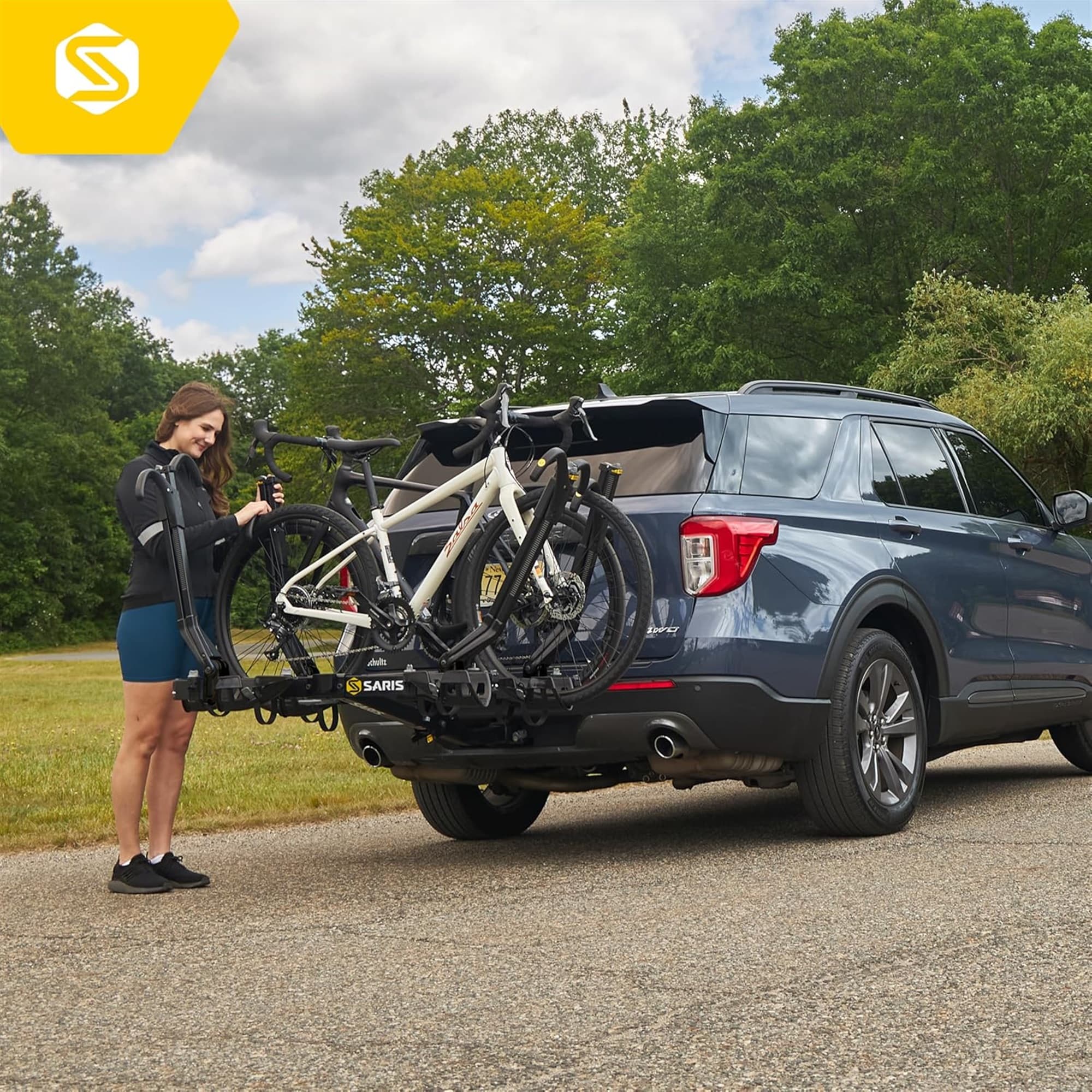 Saris SuperClamp G3 2-Bike Hitch Rack Lightweight Platform Carrier with Tilt Fits 1.25 and 2'' Saris SuperClamp G3 2-Bike Hitch Rack Lightweight Platform Carrier with Tilt Fits 1.25 and 2''