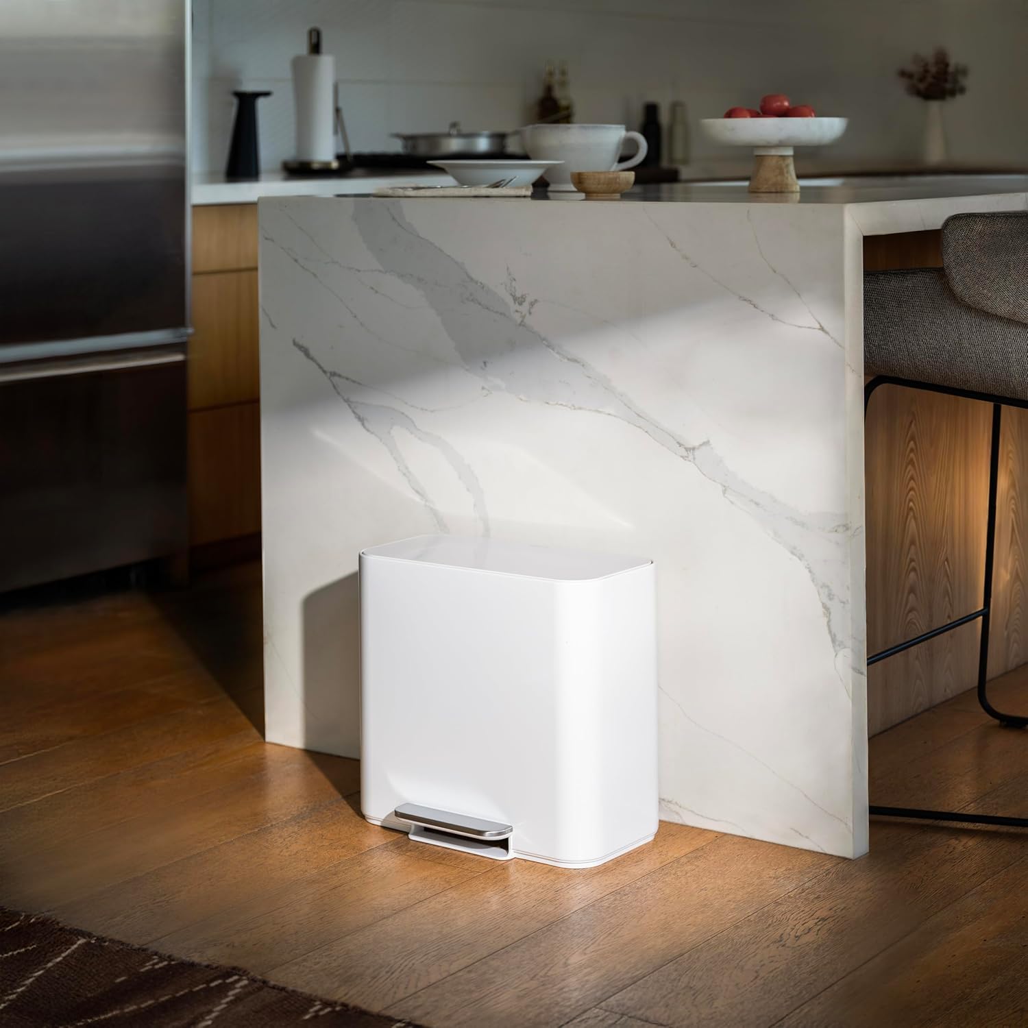 simplehuman Mini Step Can, 16L / 4.2 Gallon Space Efficient Trash Can for Hotel, Offices & Studios, 150,000-Step Strong Steel Pedal, Lid Shox Technology, Liner Pocket, White Stainless Steel simplehuman Mini Step Can, 16L / 4.2 Gallon Space Efficient Trash Can for Hotel, Offices & Studios, 150,000-Step Strong Steel Pedal, Lid Shox Technology, Liner Pocket, White Stainless Steel