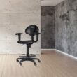 Hampden Furnishings 38-in x 26-in Work seat ( Black )